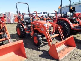Tractors and equipements | KUBOTA B2320
